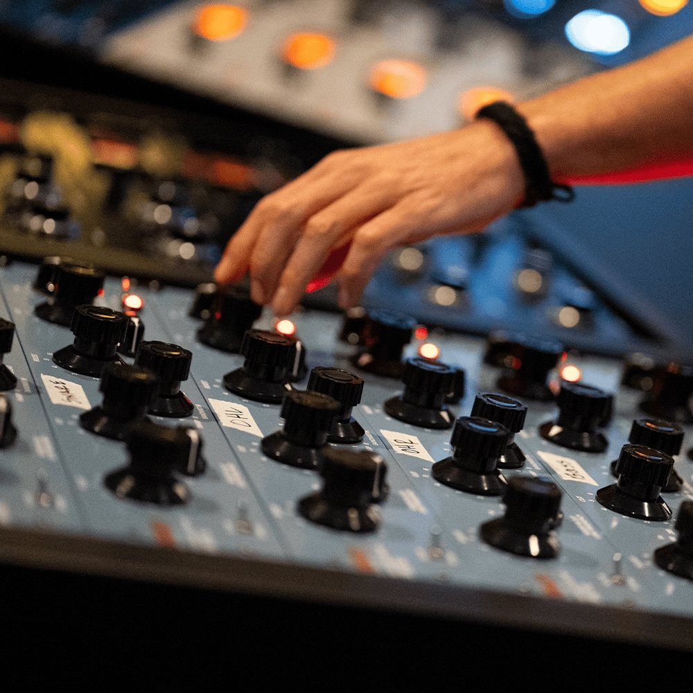 Alternative view of Warm Audio EQP-WA Program Tube Equalizer