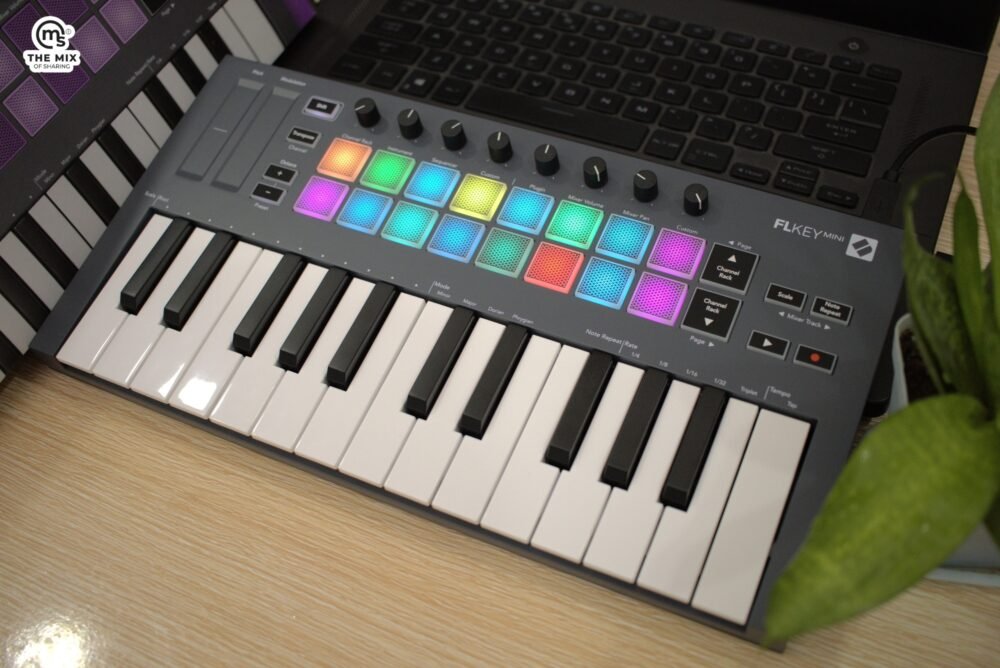 Alternative view of Novation FLKey Mini Keyboard Controller for FL Studio
