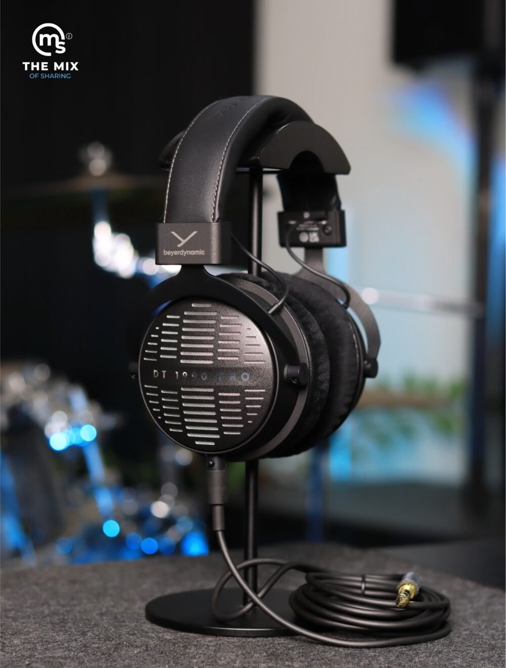 Alternative view of beyerdynamic DT 1990 PRO MKII Premium Tesla studio headphones for mixing, mastering and editing (open-back)