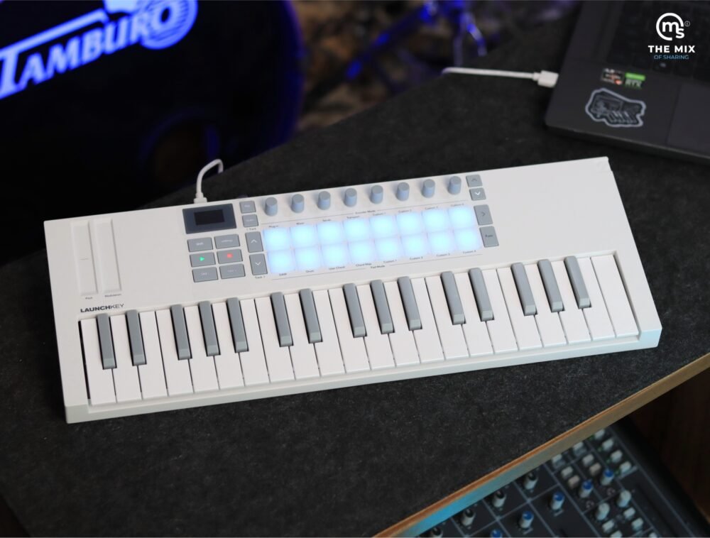 Alternative view of Novation Launchkey Mini 37 White Midi Keyboard Controller