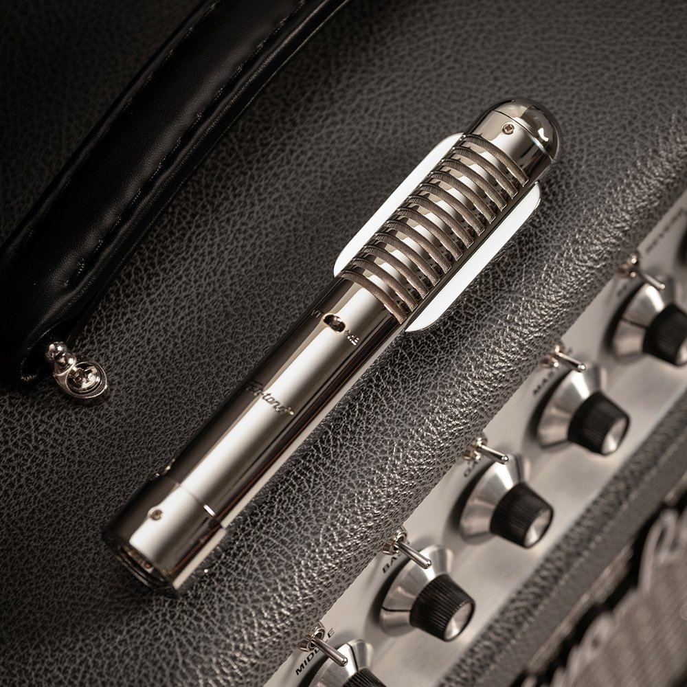 Alternative view of Warm Audio Fen-tone Instrument Ribbon Microphone With Selectable In-Line Preamp