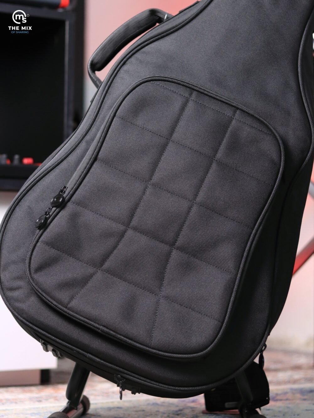 DieHard DHEAGB Professional Acoustic Guitar Bag made of waterproof 1200D polyester material - Image 6
