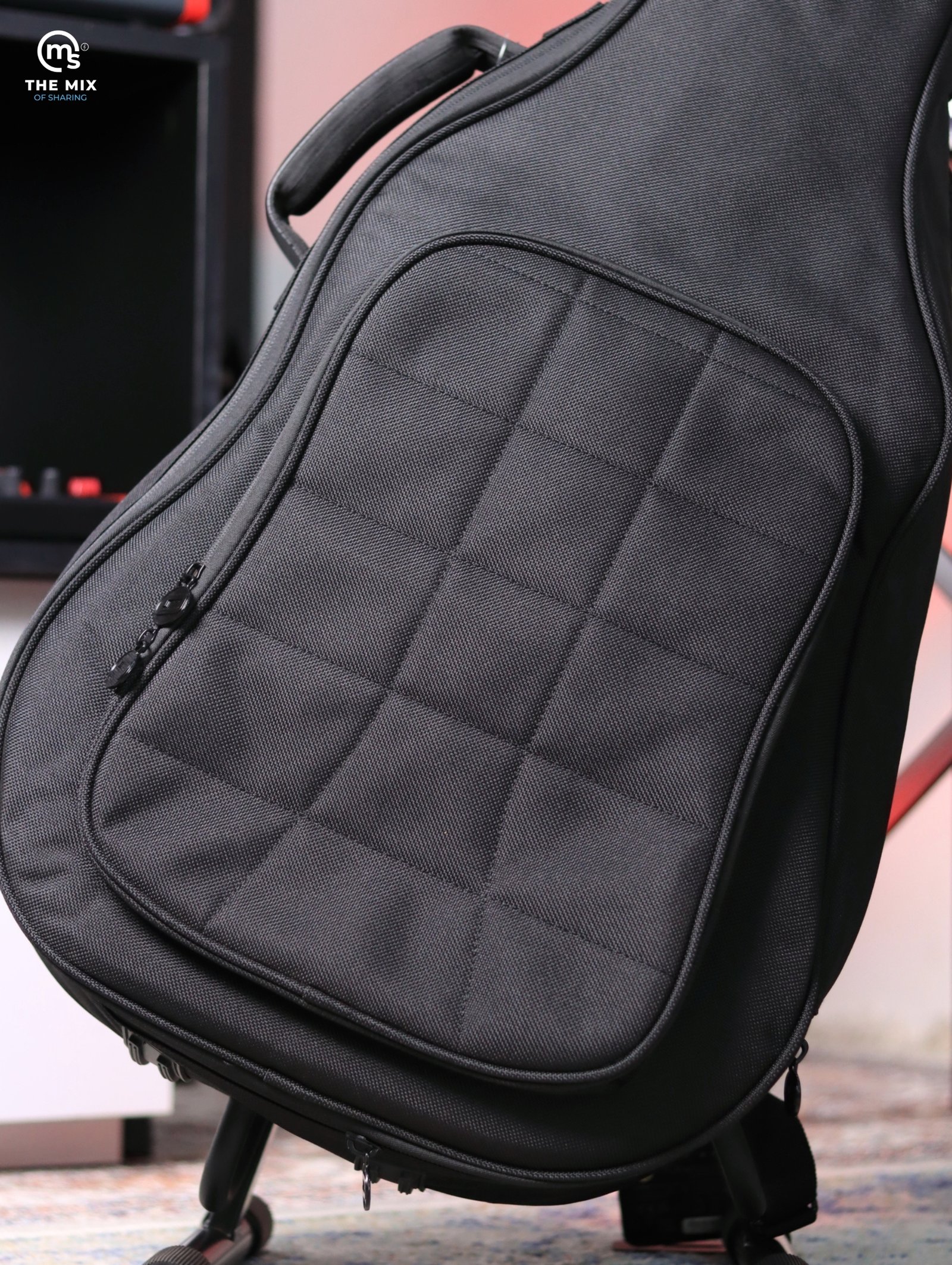 DieHard DHEAGB Professional Acoustic Guitar Bag made of waterproof 1200D polyester material - Image 6