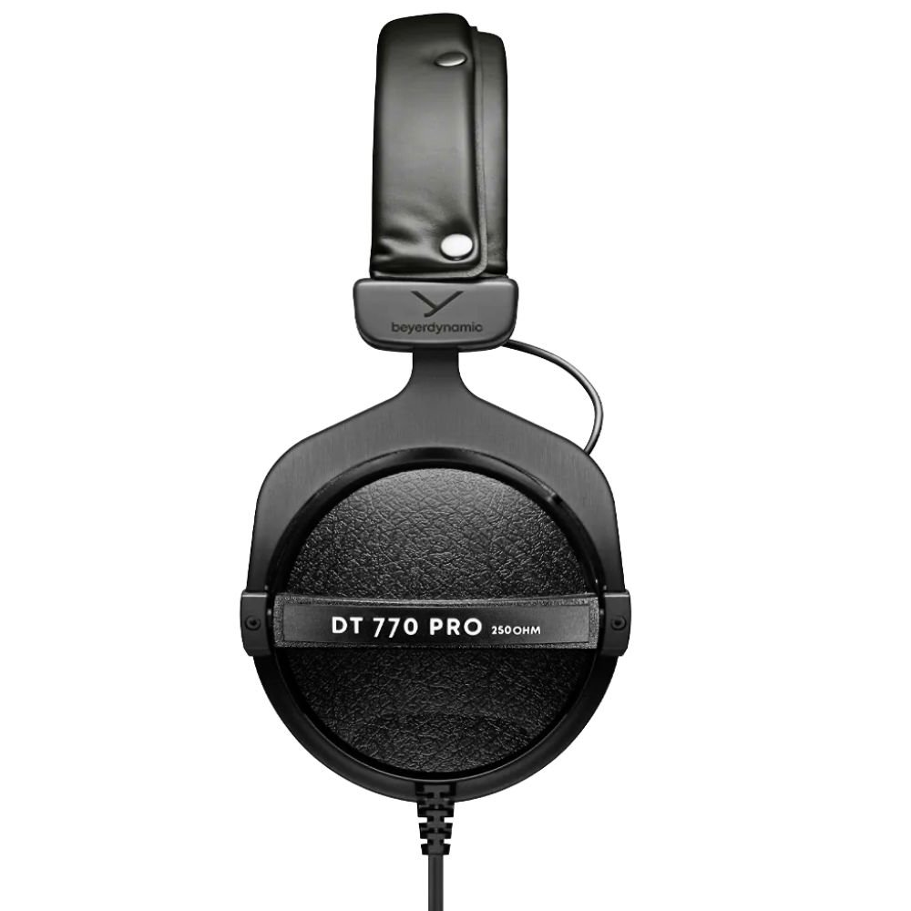 beyerdynamic DT 770 PRO 250-ohm Reference headphones for control 