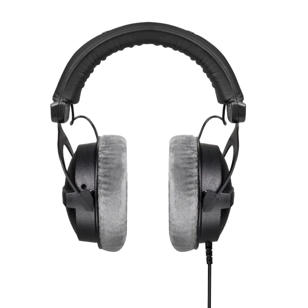 Alternative view of beyerdynamic DT 770 PRO 80-ohm Reference headphones for control and monitoring purpose (closed)