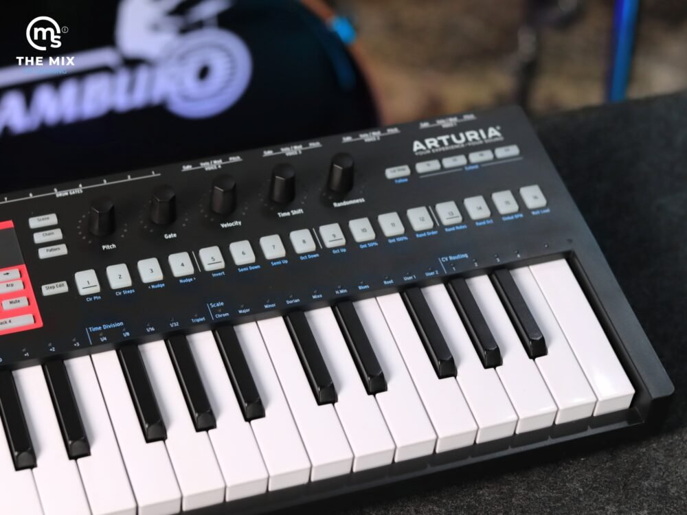 Arturia KeyStep Pro Polyphonic Dequencing Keyboard Controller - Black - Image 4
