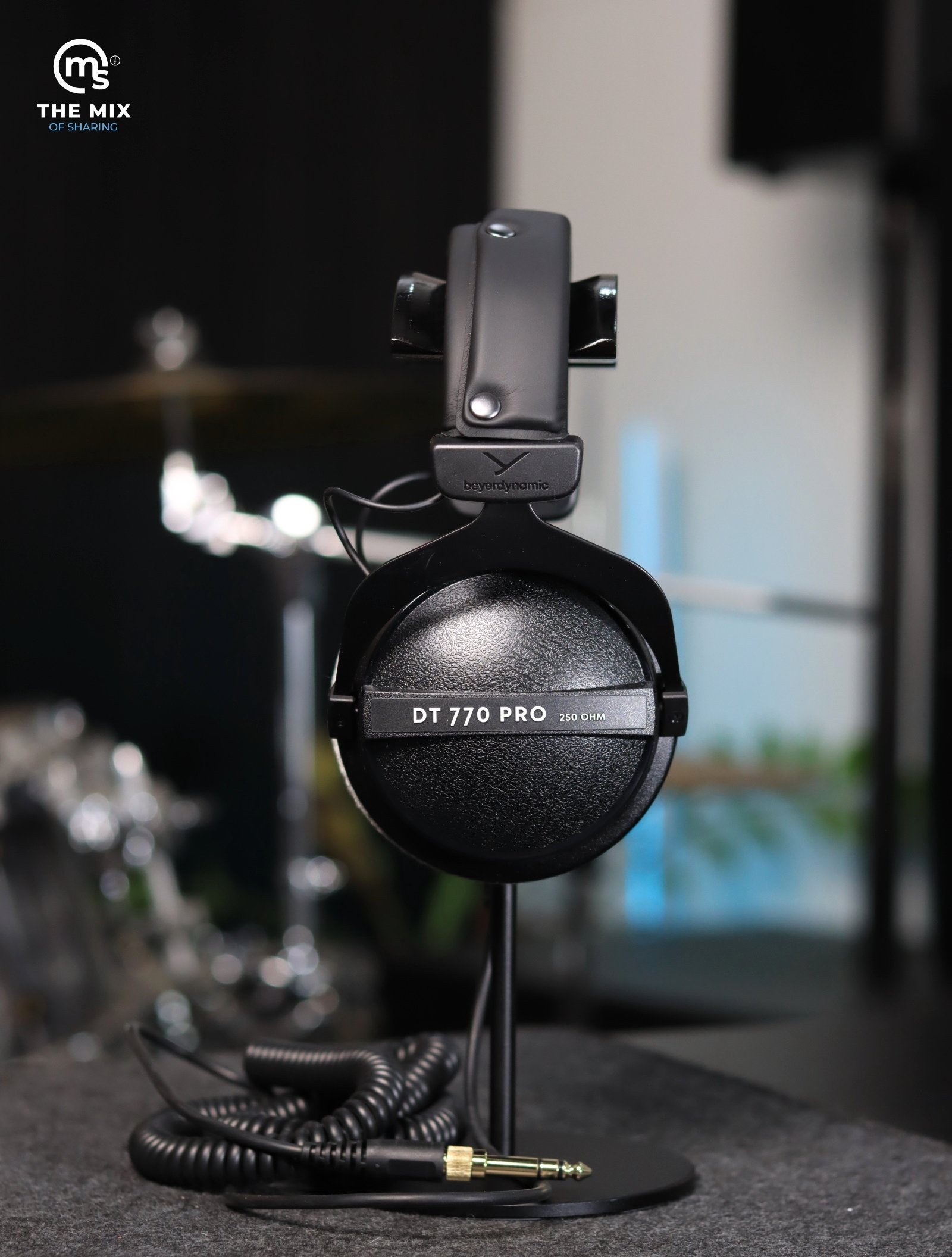 beyerdynamic DT 770 PRO 250-ohm Reference headphones for control and monitoring purpose (closed) - Image 3