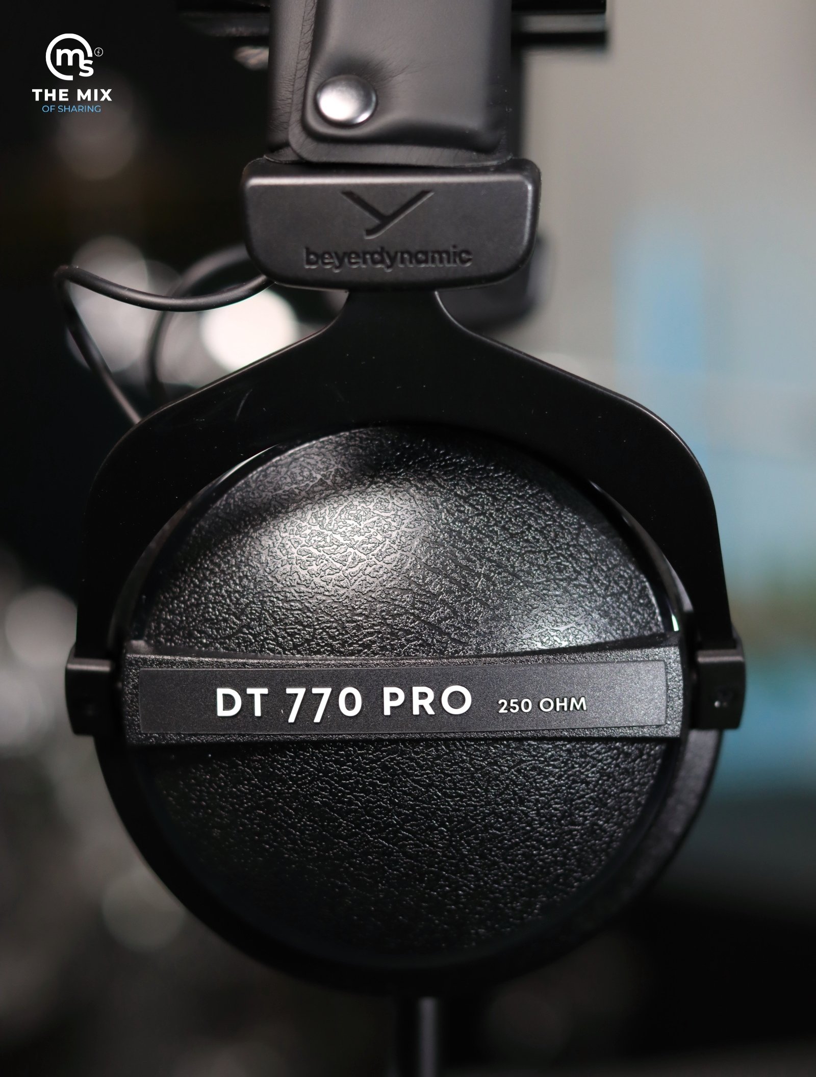 beyerdynamic DT 770 PRO 250-ohm Reference headphones for control and monitoring purpose (closed) - Image 5