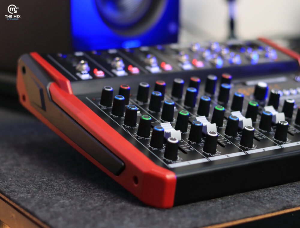 PROEL PLAYMIX 8 Audio Mixer with Player, Recorder and Effects - Image 7