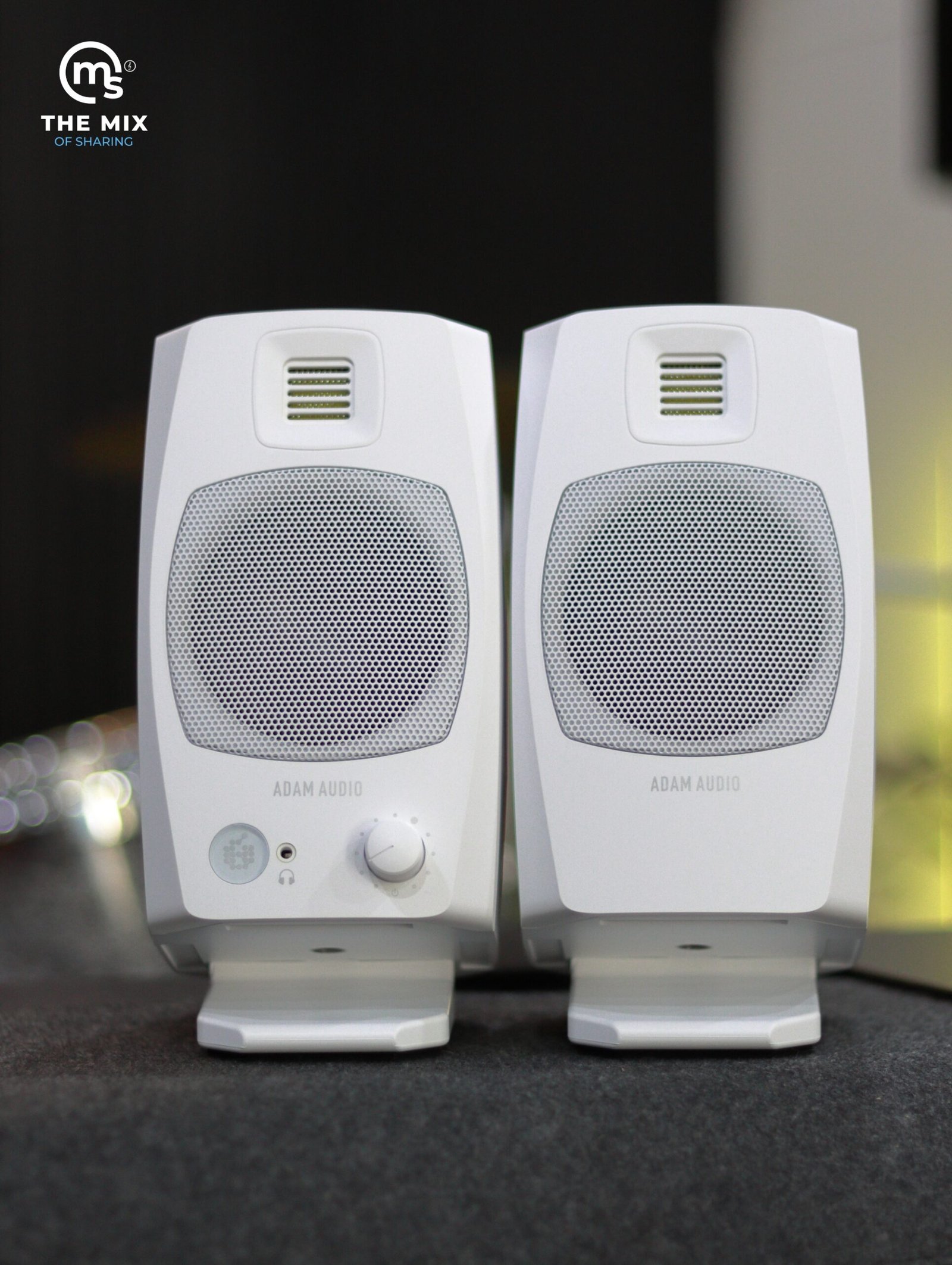 Alternative view of ADAM Audio D3V Desktop Studio Monitor White