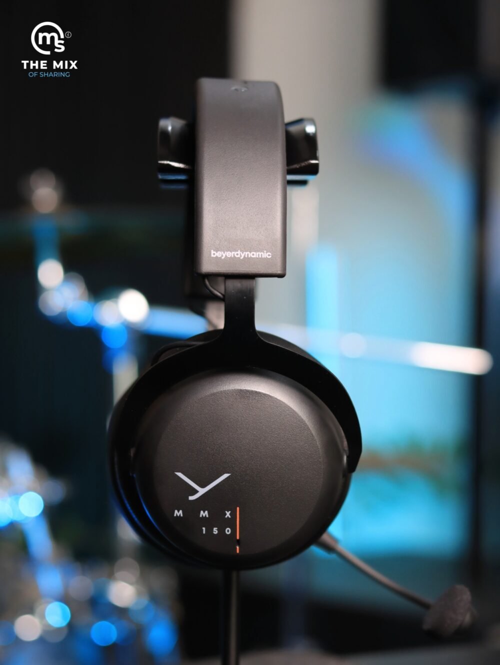 beyerdynamic MMX 150 black USB gaming headset (closed) - Image 3