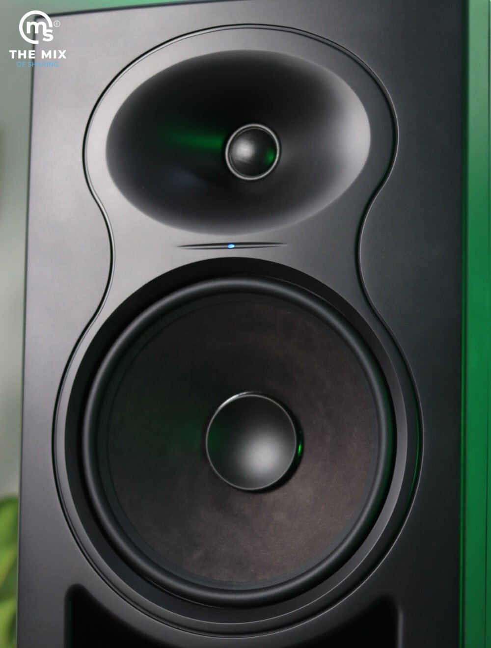 Kali Audio LP-8 V2 8-inch Powered Studio Monitor (Pair) - Image 4