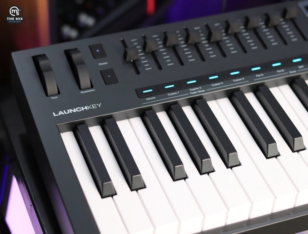 Novation Launchkey 49 MK4 49-key Keyboard Controller - Image 6