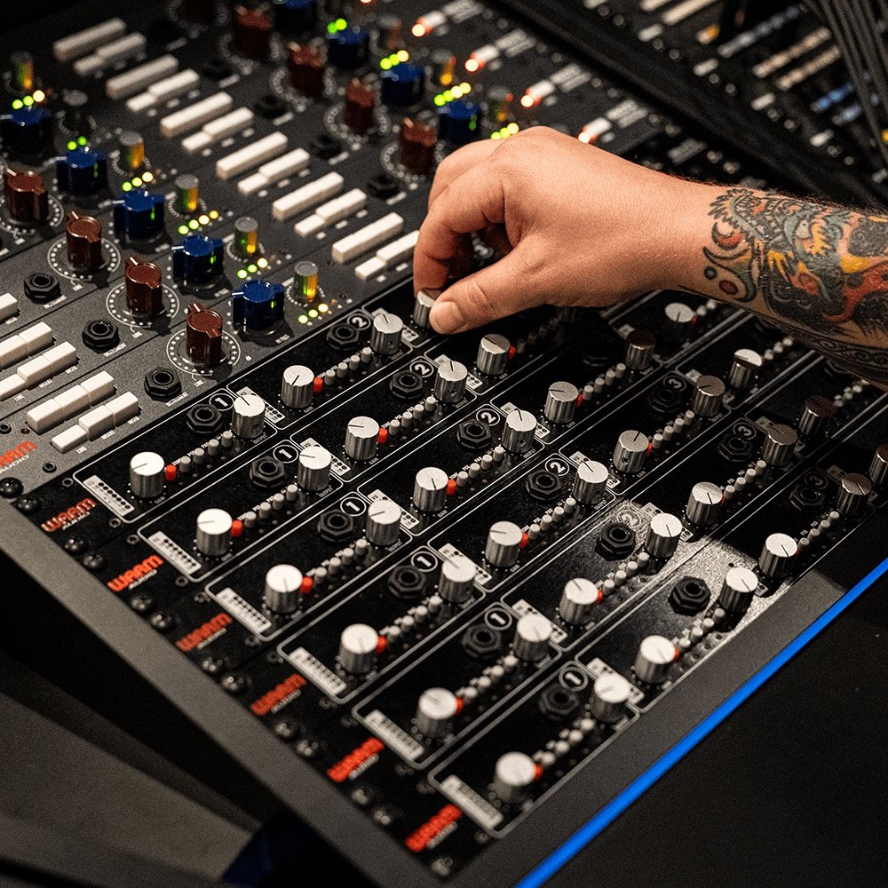 Alternative view of Warm Audio WA-412 Four-channel American Mic Preamp