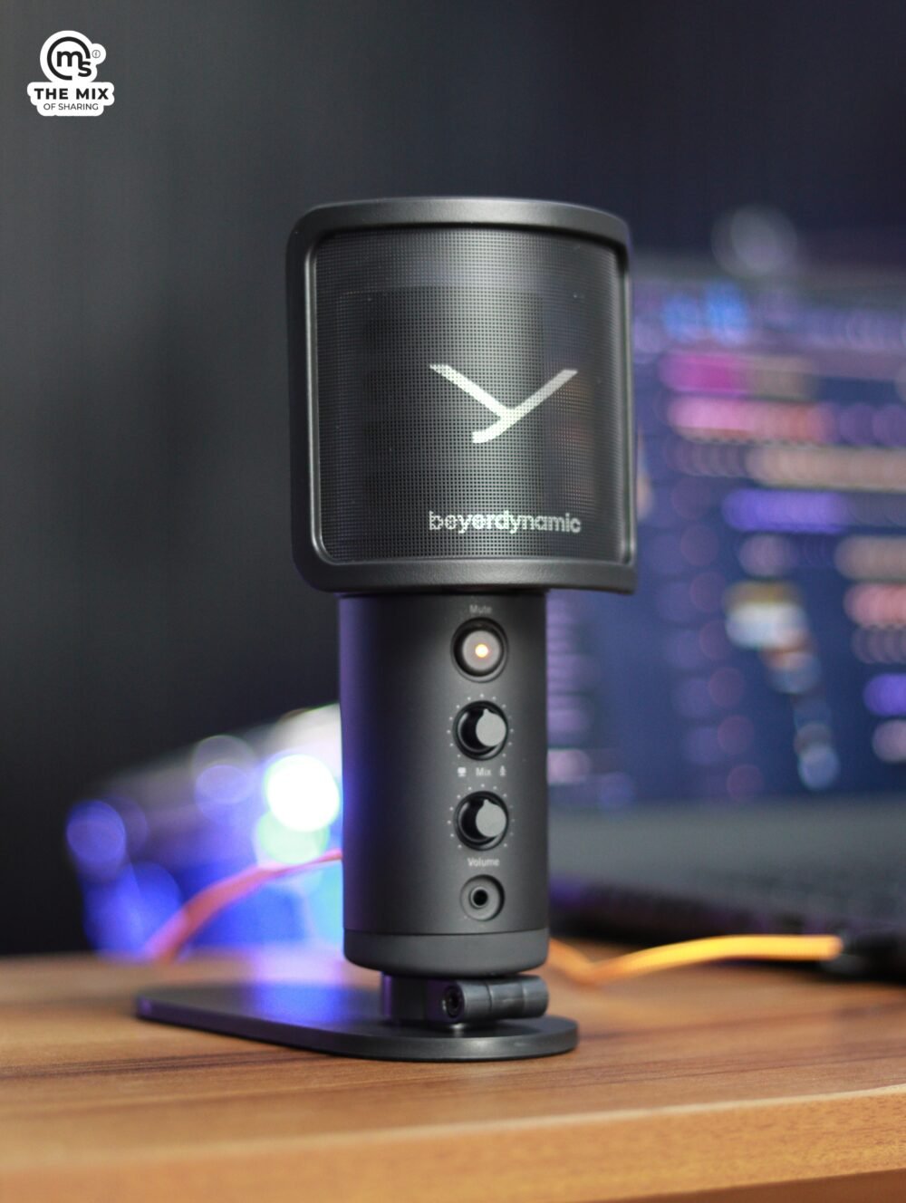 Alternative view of beyerdynamic FOX USB studio microphone (Cardioid)