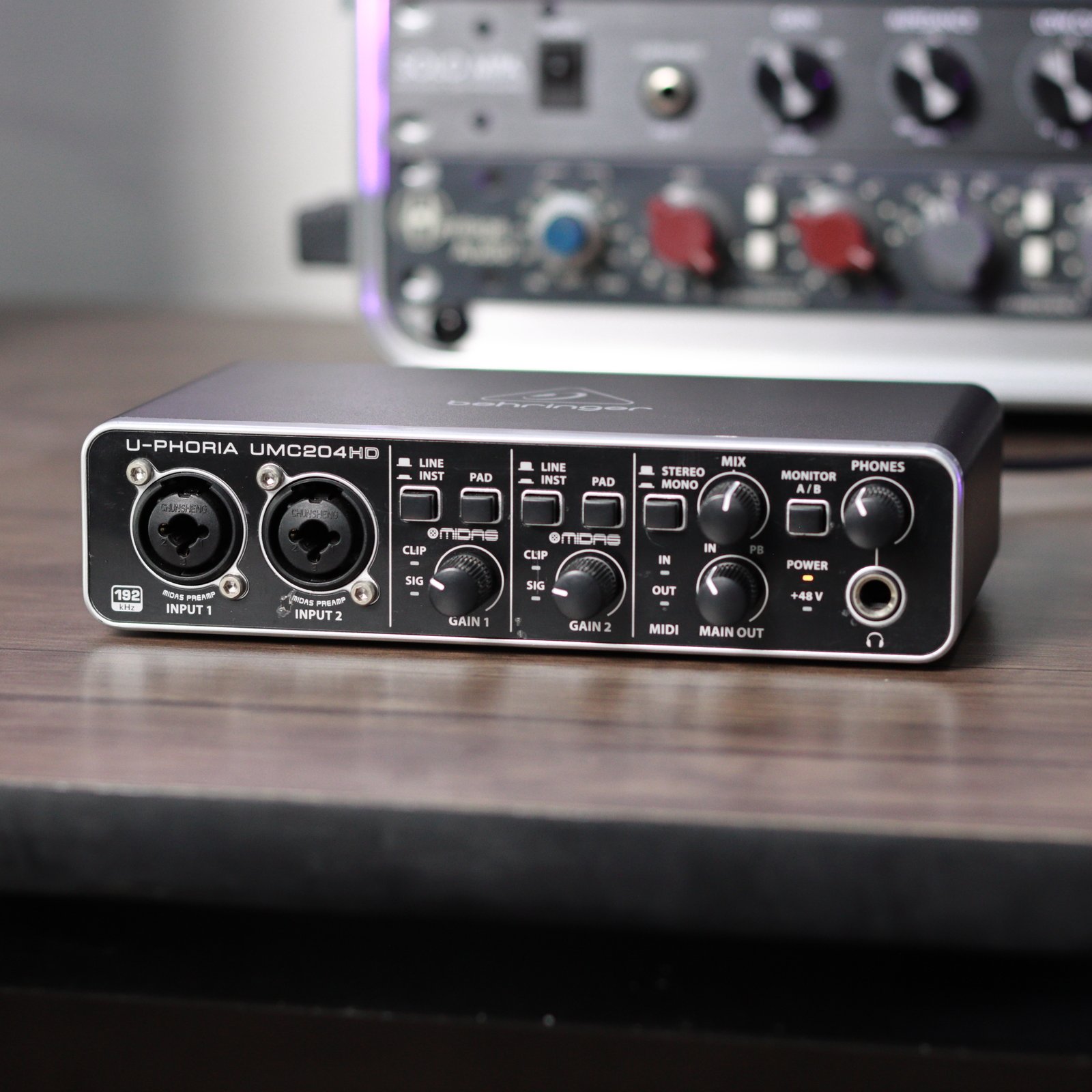 Behringer UMC204HD Audio Interface – (Used, Good Condition)