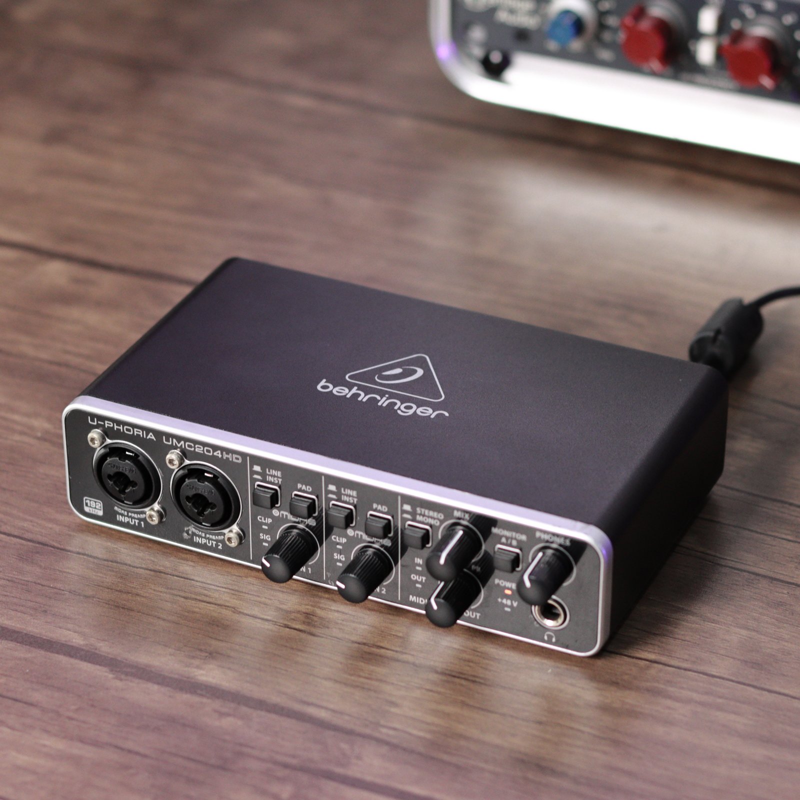 Behringer UMC204HD Audio Interface – (Used, Good Condition) - Image 5
