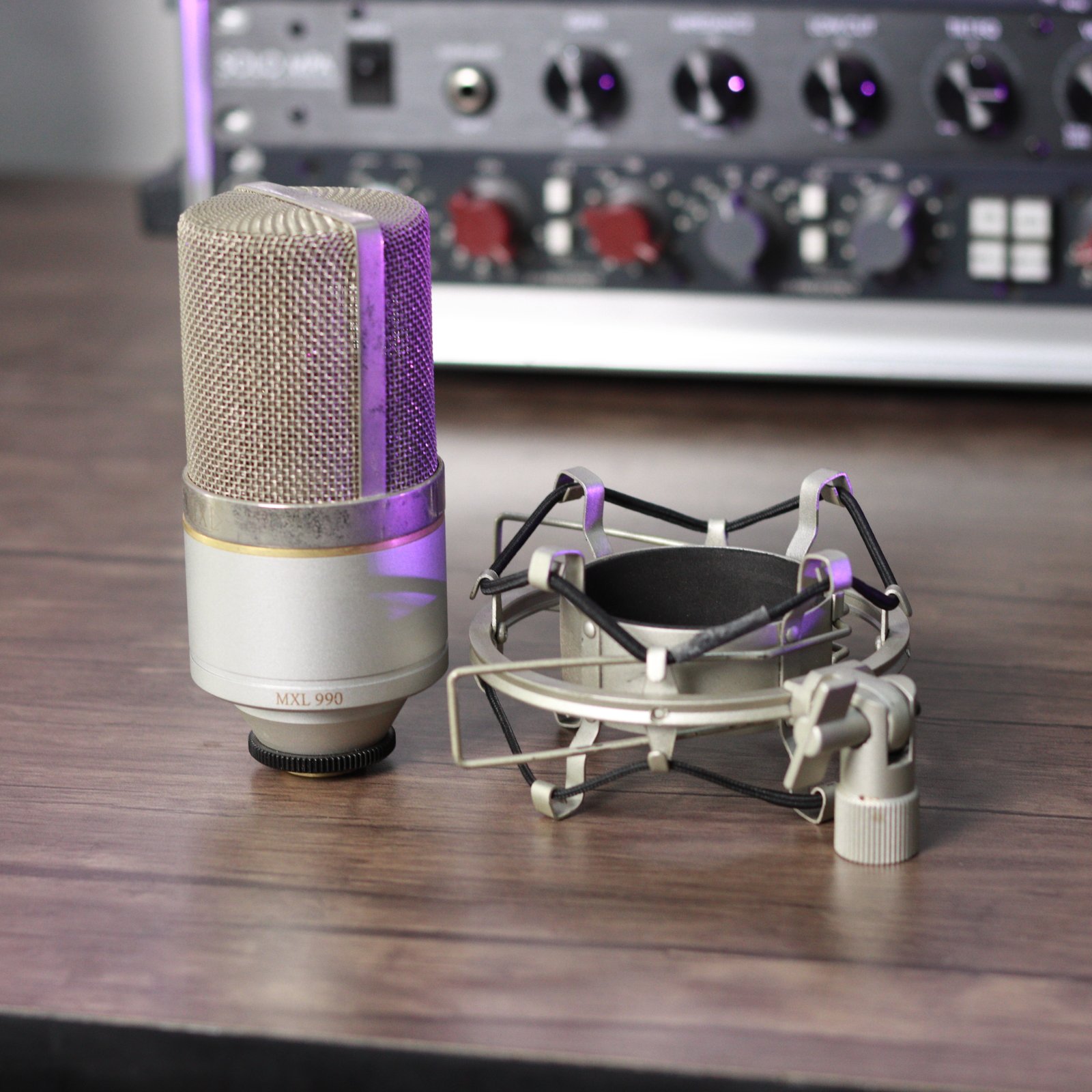 MXL 990 Condenser Microphone – (Used, Fair Condition) - Image 5