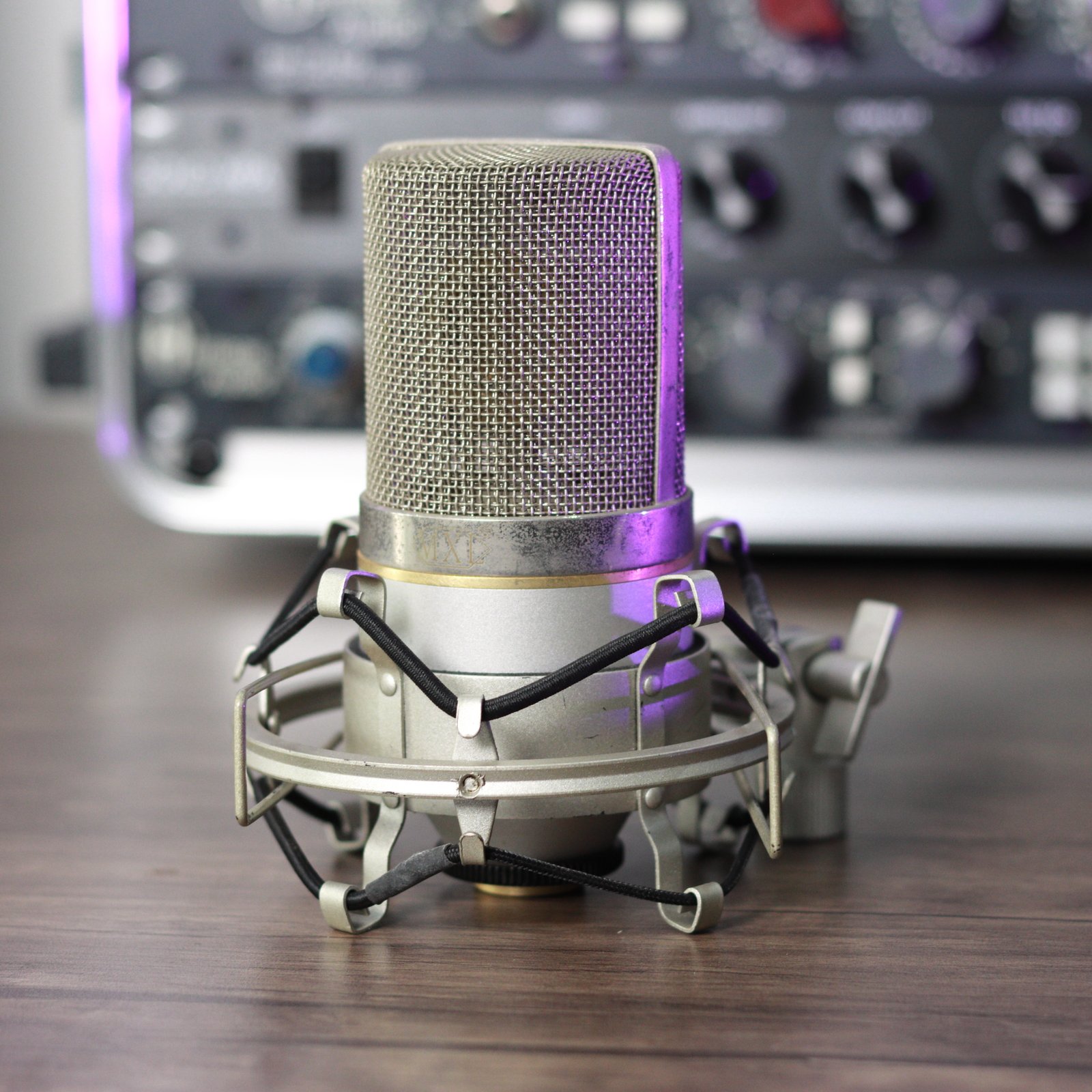 Alternative view of MXL 990 Condenser Microphone –  (Used, Fair Condition)