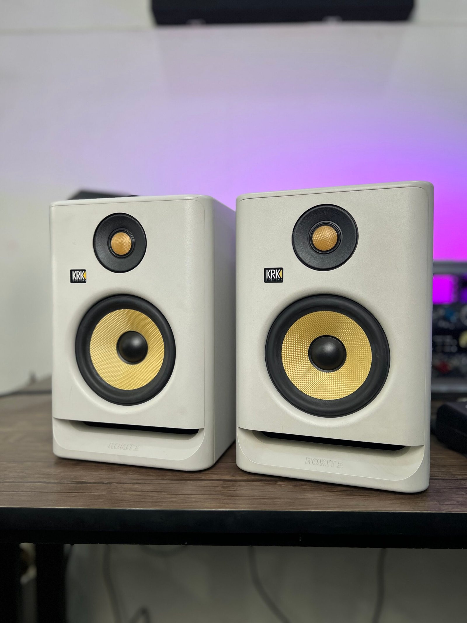 Alternative view of KRK ROKIT 5 Gen4 Studio Monitor – White (Used, Good Condition, Pair)