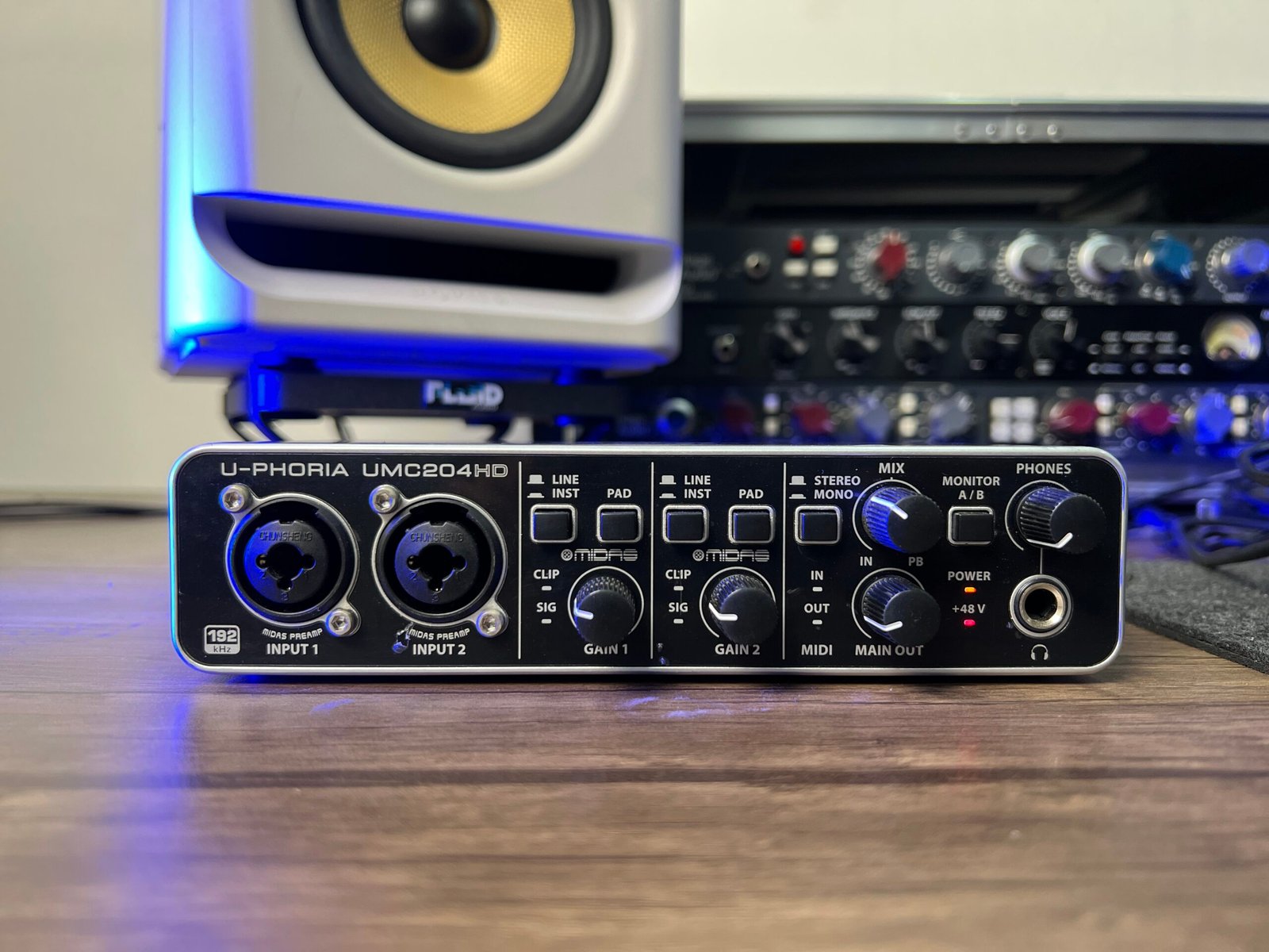 Behringer UMC204HD Audio Interface – (Used, Good Condition)