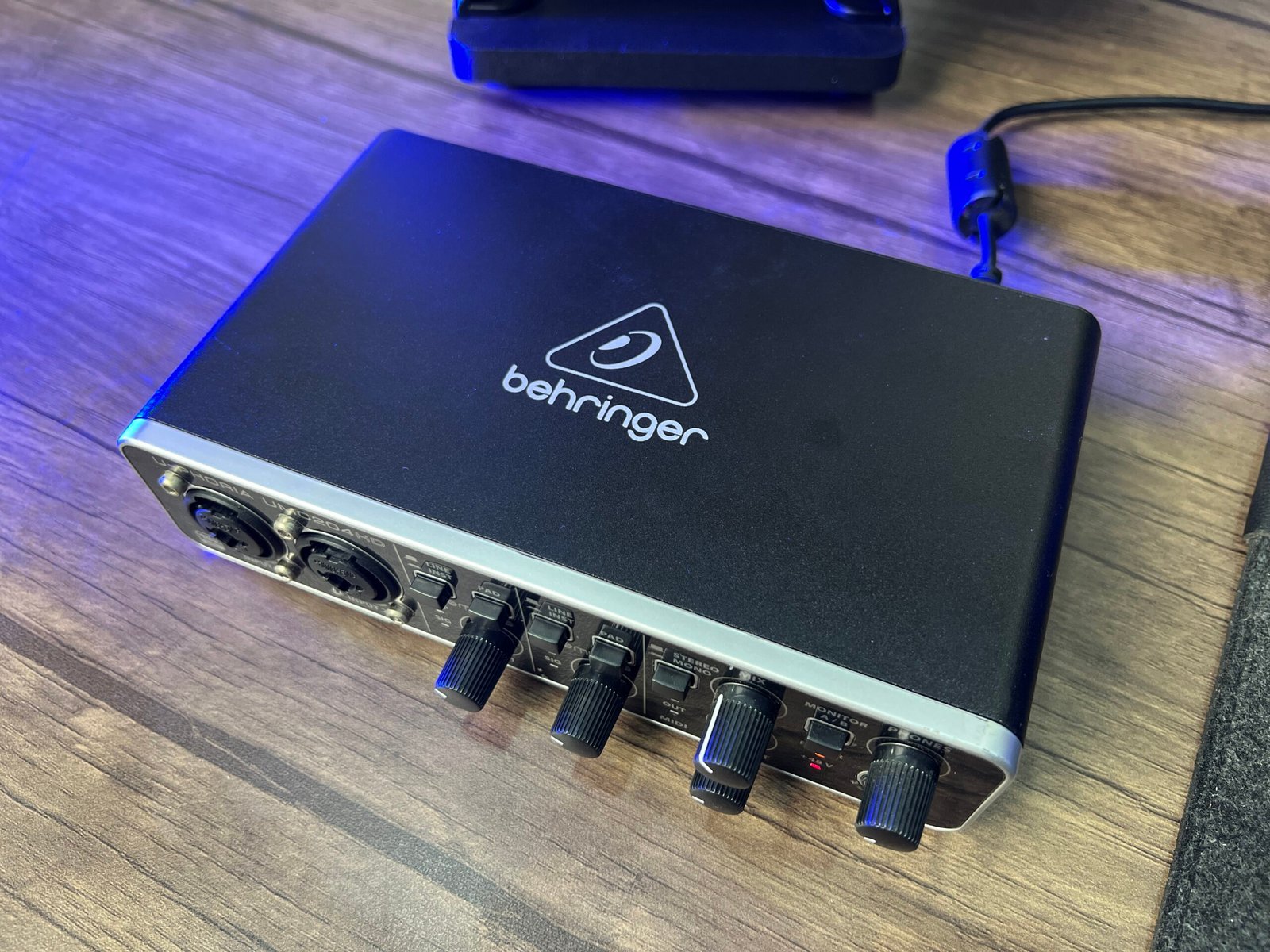 Behringer UMC204HD Audio Interface – (Used, Good Condition) - Image 3