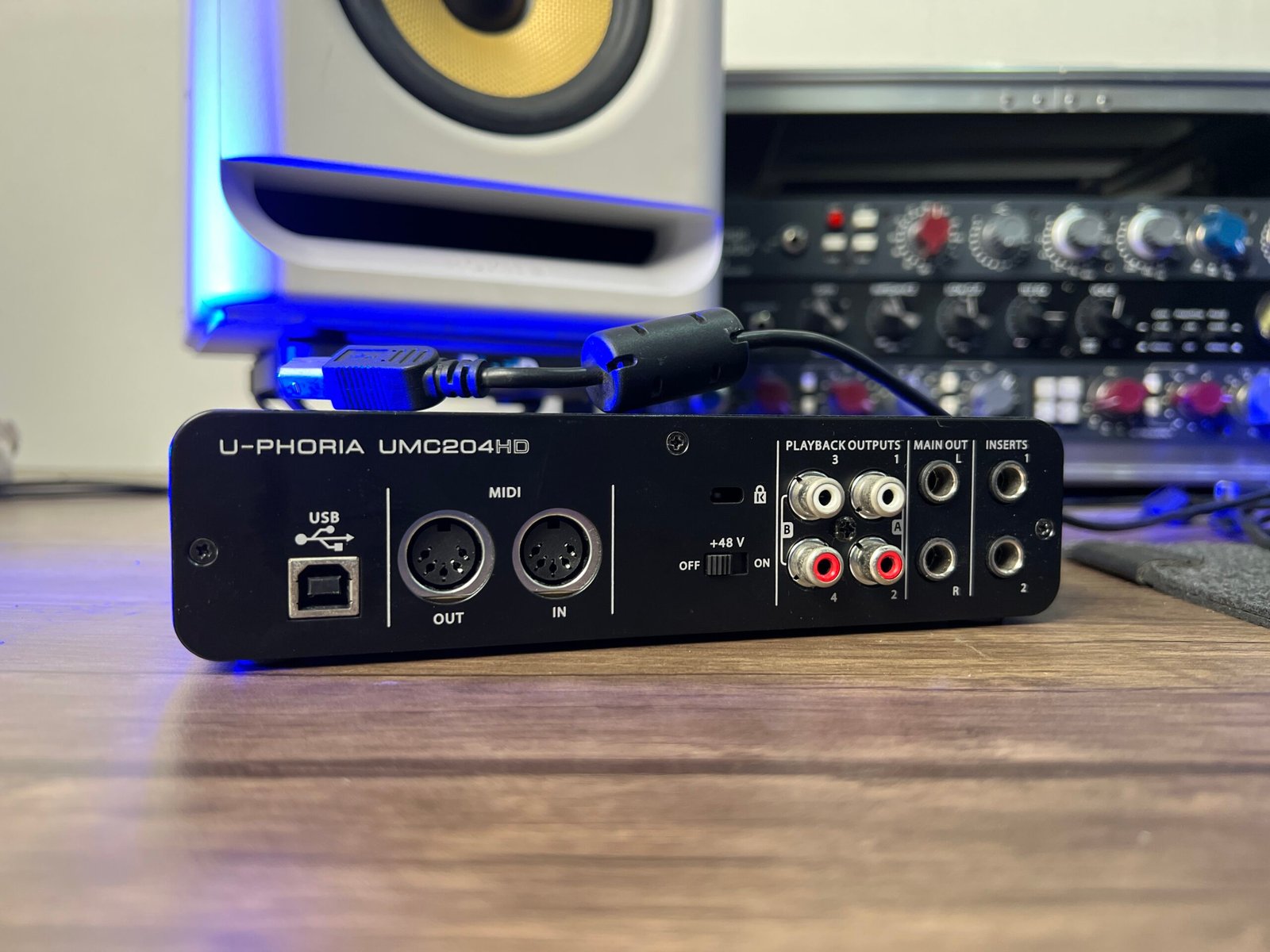 Behringer UMC204HD Audio Interface – (Used, Good Condition) - Image 4